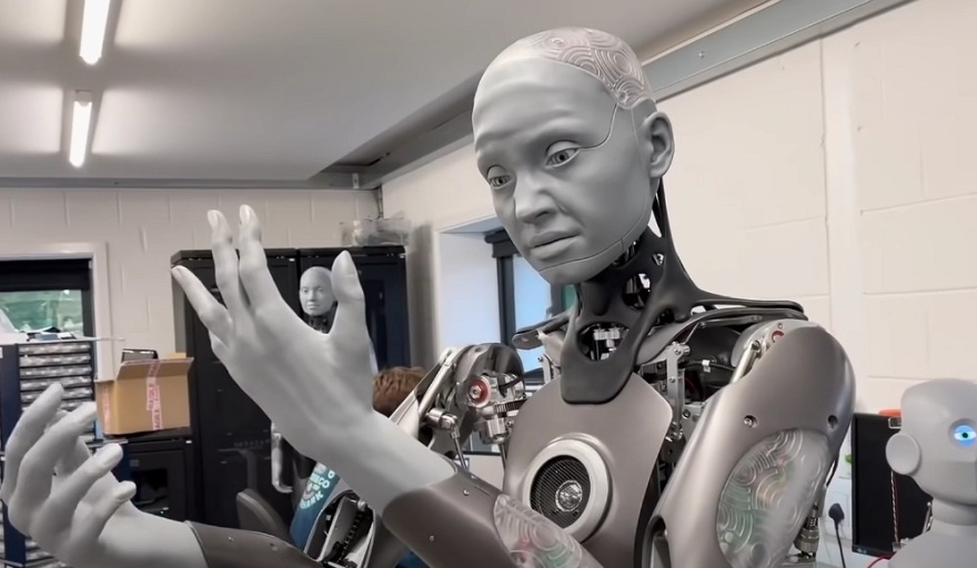 EL ROBOT AMECA: “Los humanos no deberían tener miedo de la inteligencia artificial”