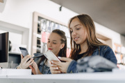 Desde el lunes, no se permitirán celulares en las escuelas secundarias de Francia