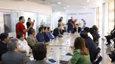 Cuarto intermedio en tripartita para evitar paro del transporte público