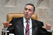 El juez Barroso responde a Trump: "En Brasil no hay persecución política, solo justicia basada en pruebas"