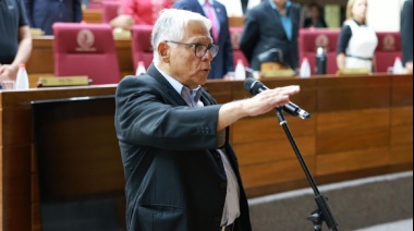 Ignacio Iramain jura como suplente de senadora opositora destituida