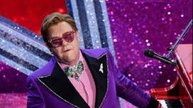 Elton John lanza el álbum Who Believes in Angels?