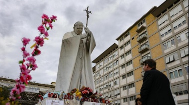 Papa Fracisco pide “desarmar la Tierra” en una carta enviada desde el hospital a diario italiano