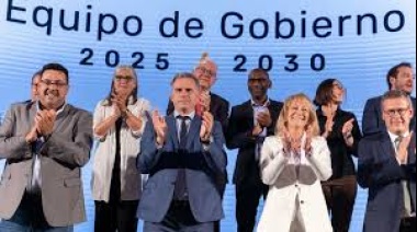 Yamandú Orsi presentó un gabinete entre técnico y político: dos temas clave de la transición con Lacalle Pou