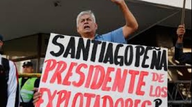 Trabajadores paraguayos protestan contra nueva propuesta laboral del presidente Santiago Peña