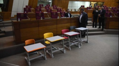 Oficialismo blinda compra de pupitres chinos y rechaza proyectos opositores en Diputados