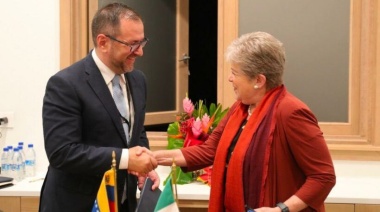 Venezuela y México firman acuerdo migratorio