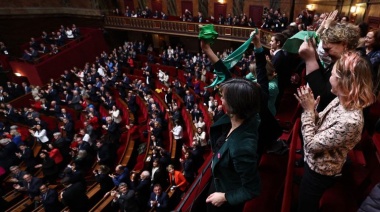 Francia se convirtió en el primer país en proteger el derecho al aborto en su Constitución