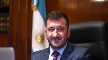 Fiscalía imputará a senador argentino y a su secretaria