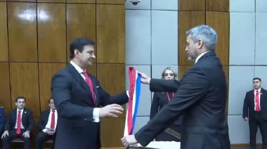 Mario Abdo Benítez entrega atributos presidenciales en el Congreso Nacional