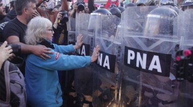 Amnistía advierte sobre el deterioro de los derechos humanos tras el primer año de Milei
