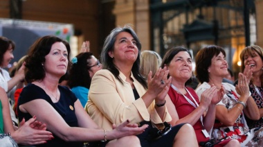 Para todas las mujeres y niñas: necesitamos una revolución en el espacio de representación de nuestra especie