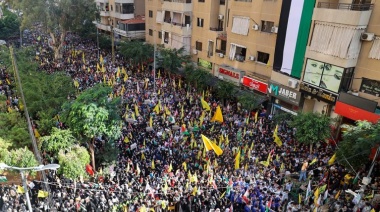 Miles de palestinos marcharon en Cisjordania contra el ataque israelí al hospital de Gaza
