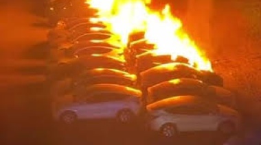Ataques contra autos Tesla en Alemania: crecen las protestas contra Elon Musk en Europa