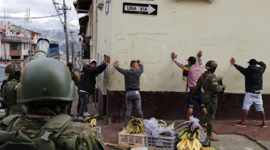 Un Ecuador militarizado, cinco muertos y 329 detenidos en el primer día de operativos