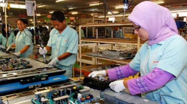 Mujeres rezagadas en la lenta mejoría del empleo en el mundo