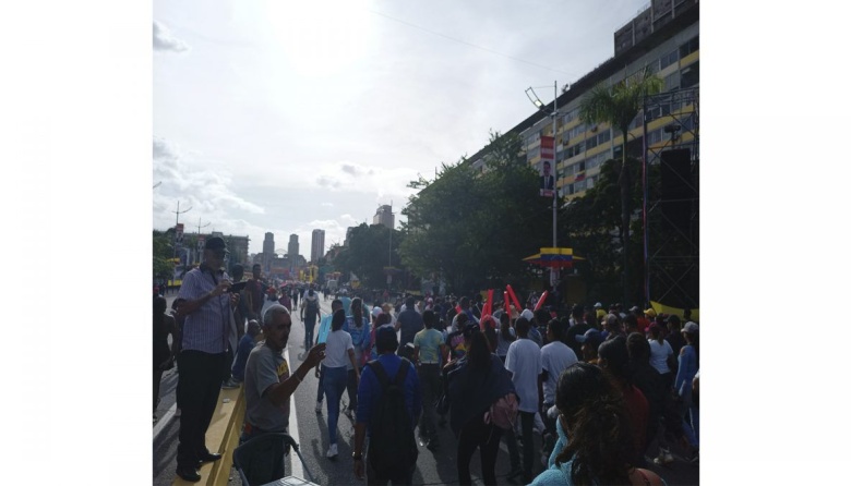 Venezuela vota, pero antes marcha: Maduro versus Machado en la Caracas de los contrastes