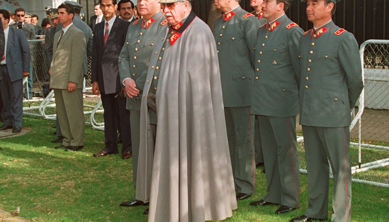 Cómo a los nazis les va a pasar: crónicas de Philippe Sands contra la impunidad