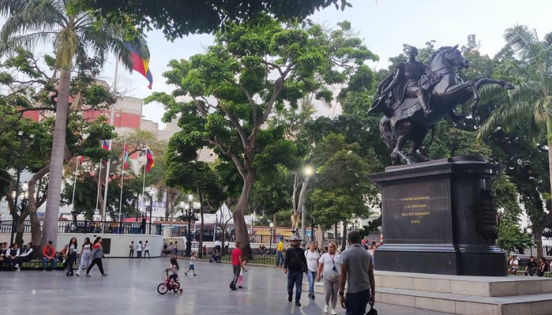 Expertos en derechos humanos alarmados por la creciente presión de Estados Unidos sobre Venezuela