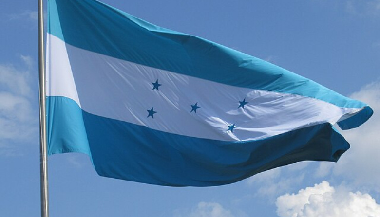 Cabeza a cabeza entre candidatos de la oligarquía: Partido Libre denuncia fraude