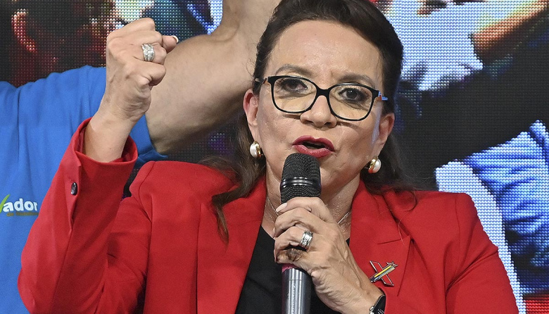 La presidenta de Honduras denuncia un golpe apoyado por Trump