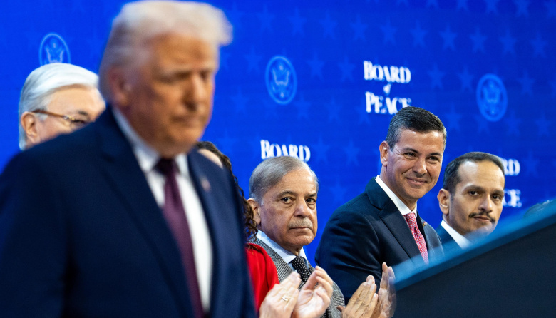 Trump invita a Peña y Milei a una cumbre para bajar línea sobre la influencia de China en la región