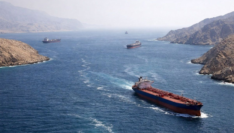 Máxima tensión: Irán afirma tener el «control total» de Ormuz y amenaza con un «torbellino mortal»