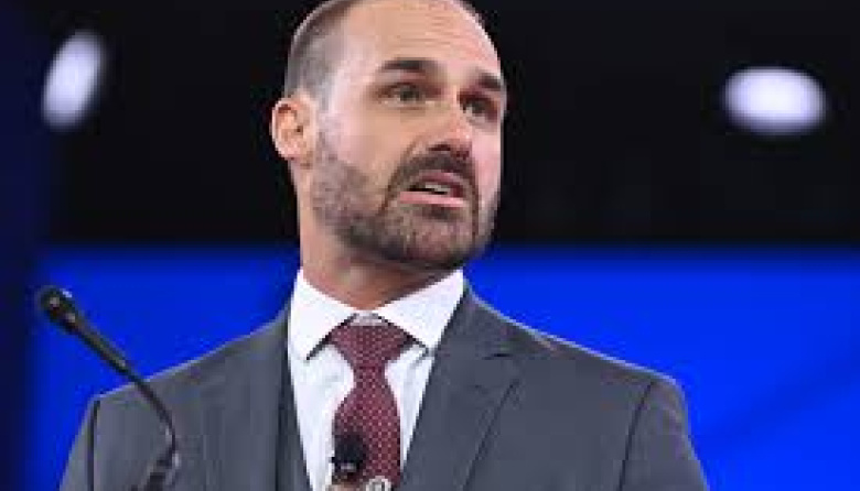 La Fiscalía de Brasil pidió condenar a Eduardo Bolsonaro por coacción a jueces