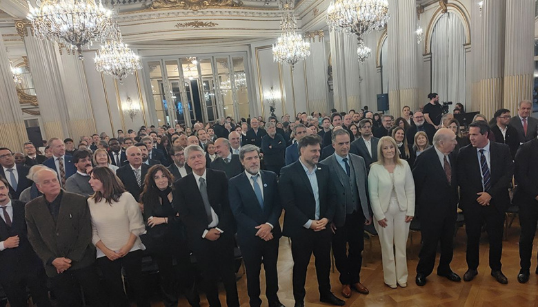 Emotivo homenaje en la legislatura porteña a los uruguayos asesinados en Buenos Aires por dictadura en 1976