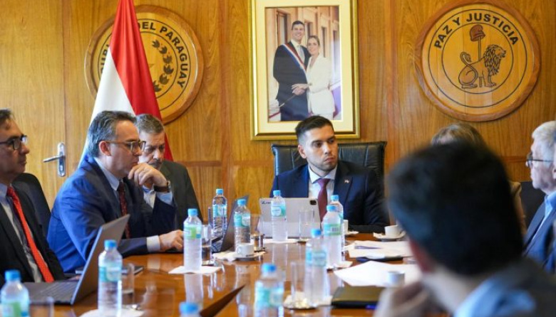 El Gobierno quiere facilitarles a los extranjeros la apertura de cuentas bancarias