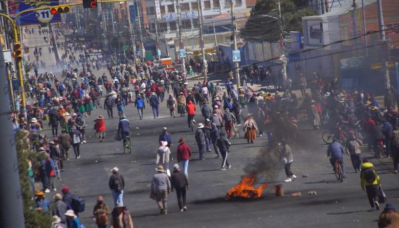 Legislativo de Bolivia aprueba ley de estados de excepción en plena crisis política y social