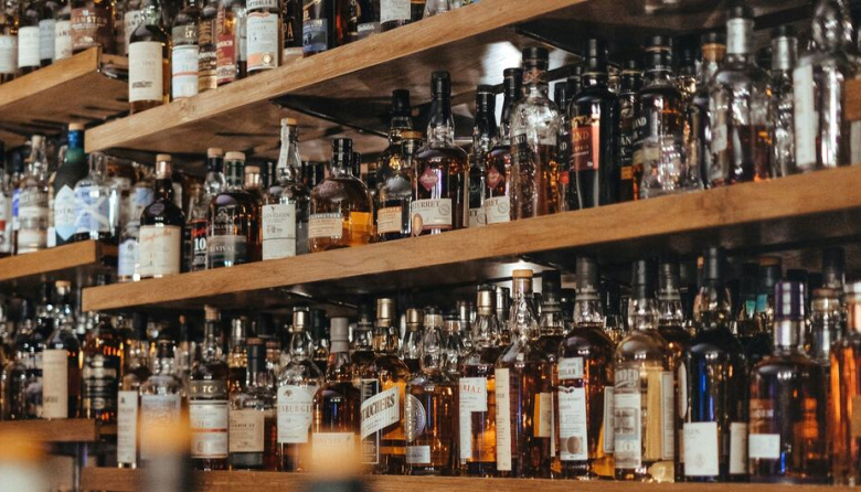 El impuesto al alcohol y las gaseosas en las Américas es demasiado bajo: el cuerpo paga lo que falta