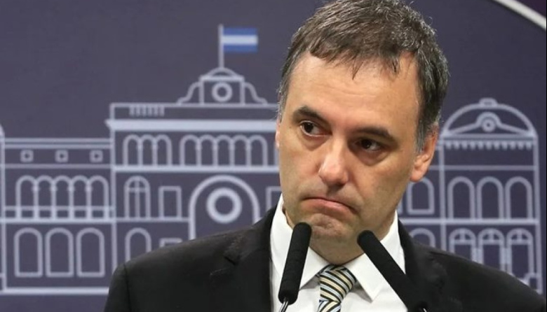 El jefe de Gabinete de Milei en Argentina renuncia tras meses de escándalos de corrupción