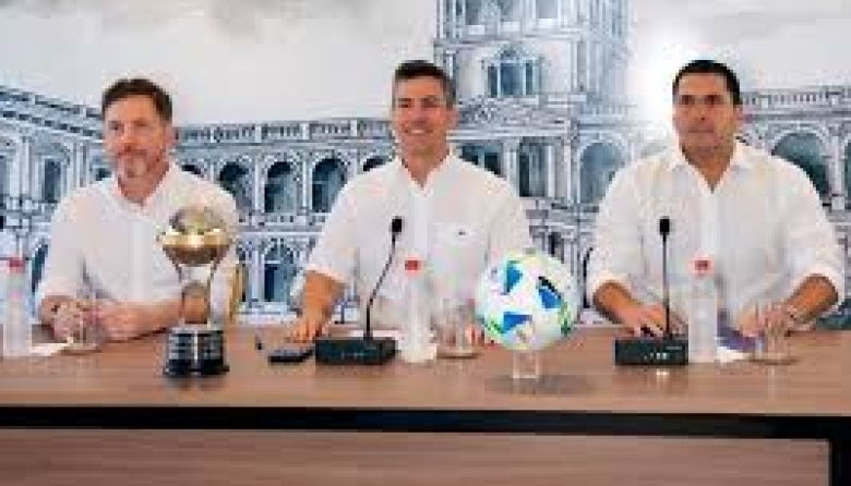 El épico triunfo de la selección revive la fiebre mundialista y Peña se prende al "renacer albirrojo"
