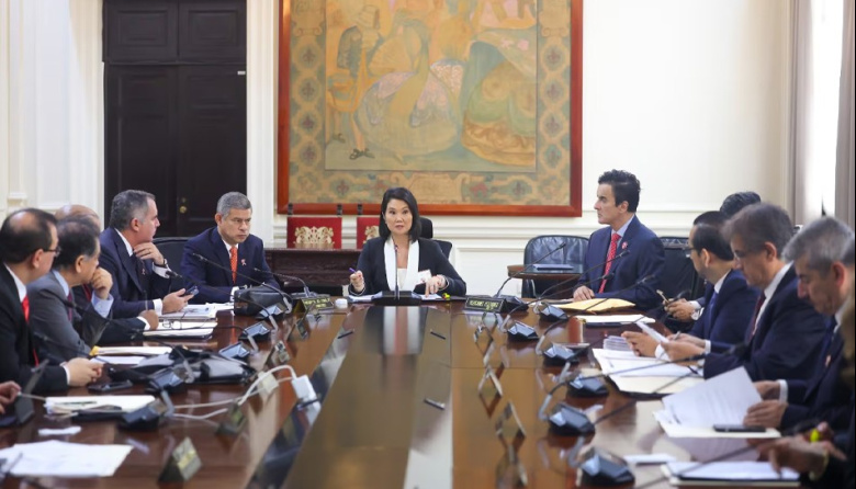 Perú: Gobierno de Keiko Fujimori pide facultades legislativas