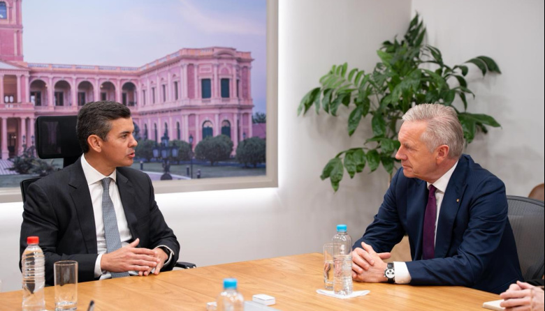 Santiago Peña habla de oportunidades de cooperación en medio ambiente con ex presidente alemán