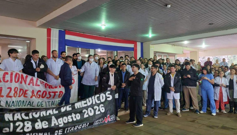 Más de 300 Médicos Presentaron su Renuncia.