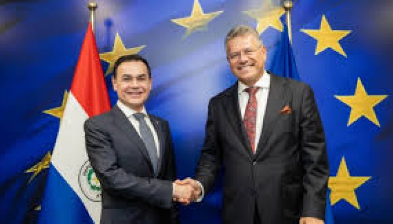 El Canciller Lezcano viajó a Bruselas para destrabar el reparto de cuotas y frenar un posible veto a la carne