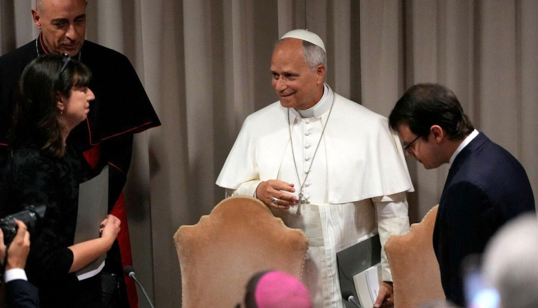 El papa León XIV pidió no delegar decisiones humanas a la Inteligencia Artificial