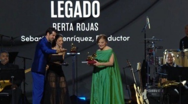 Berta Rojas insta a los jóvenes a ser "rebeldes, pero con causa"