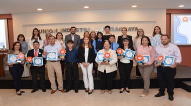 Dequení entrega Reconocimiento a “Profesores que dejan huellas”