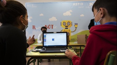 Unesco pide regulación rápida de IA en escuelas para asegurar uso ético