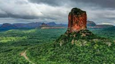 BOLIVIA: La impresionante Torre de Chochís, monumento natural en el corazón de un área protegida