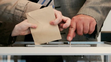 La señora democracia, ultrajada aquí, allá y más acá
