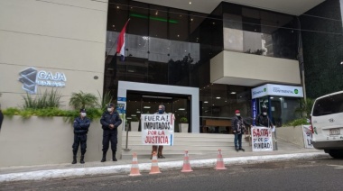 En medio de manifestación de jubilados, BCP inicia intervención de la Caja Bancaria