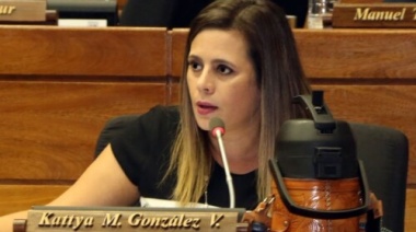 Organismo de OEA califica de “violencia política de género” la expulsión de Kattya González