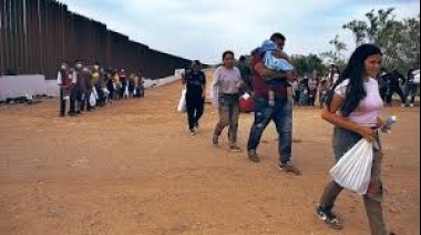 Migración salvadoreña a Estados Unidos no ha parado, señala investigadora en migraciones