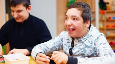 Más allá del filtro material: Discriminación, autismo y el futuro de la conexión humana