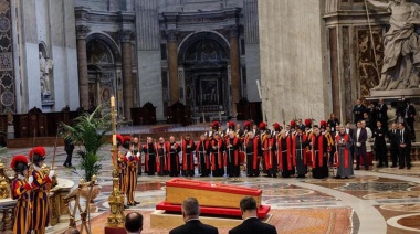 Roma colapsada por la masiva afluencia de turistas que quieren despedir al Papa