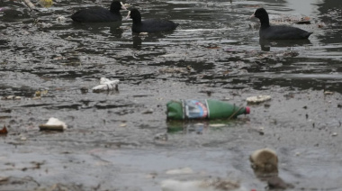95 países exigen un tratado contra la contaminación plástica en océanos